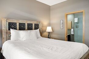 Canyon Run B203 3 Bedroom Condo by RedAwning