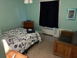 Historic Beach Side Getaway - Pet Friendly, Wifi 3 Bedroom Cottage by 