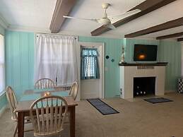 Historic Beach Side Getaway - Pet Friendly, Wifi 3 Bedroom Cottage by 