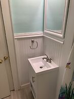 Historic Beach Side Getaway - Pet Friendly, Wifi 3 Bedroom Cottage by 