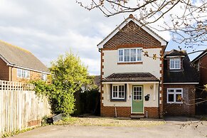 South Downs retreat house with parking