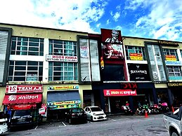 SPOT ON 90777 Aiman Room