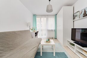 Charming Apartment Fabryczna by Renters