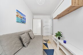 Charming Apartment Fabryczna by Renters