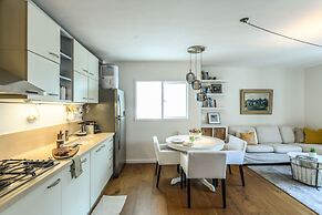 Boutique 1BR Apt with parking