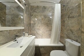 Boutique 1BR Apt with parking