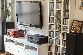 Boutique 1BR Apt with parking