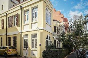 Boutique 1BR Apt with parking