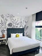 Len's Hotel