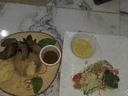 Tariq's Resort and Restaurant