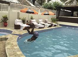 Tariq's Resort and Restaurant