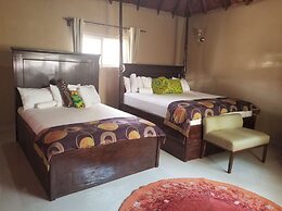 Tariq's Resort and Restaurant