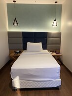 SRM Hotel Maraimalai Nagar