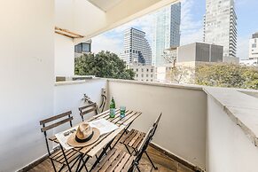 Beachside Charm on Ben Yehuda 2BR Apt
