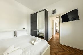 Beachside Charm on Ben Yehuda 2BR Apt