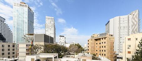 Beachside Charm on Ben Yehuda 2BR Apt