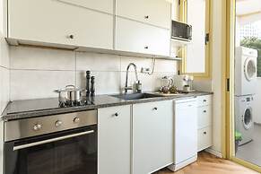 Beachside Charm on Ben Yehuda 2BR Apt