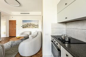 Beachside Charm on Ben Yehuda 2BR Apt