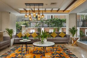 Hotel Thrive, A Tropical Courtyard