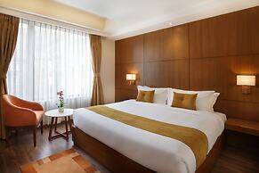 Hotel Thrive, A Tropical Courtyard