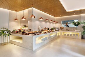 Hotel Thrive, A Tropical Courtyard