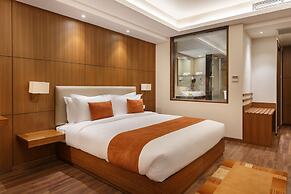 Hotel Thrive, A Tropical Courtyard