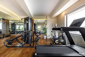 Hotel Thrive, A Tropical Courtyard