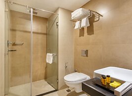 Hotel Thrive, A Tropical Courtyard