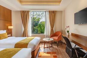 Hotel Thrive, A Tropical Courtyard