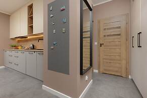 Active City Apartments Warsaw by Renters