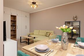 Active City Apartments Warsaw by Renters
