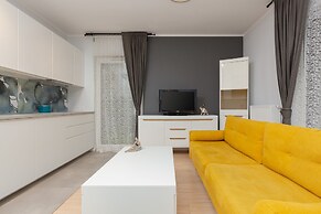 Active City Apartments Warsaw by Renters
