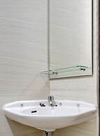 Collection O 90205 Queen Rent Apartment Gateway Pasteur