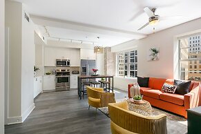 NOLA Charm Luxury 4-Bed Retreat Steps from French Quarter