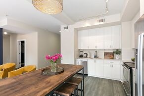 NOLA Charm Luxury 4-Bed Retreat Steps from French Quarter