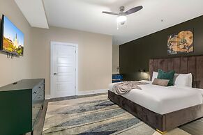 NOLA Charm Luxury 4-Bed Retreat Steps from French Quarter