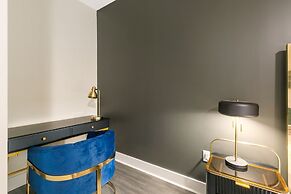 NOLA Charm Luxury 4-Bed Retreat Steps from French Quarter