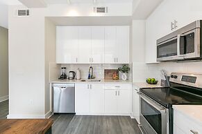 NOLA Charm Luxury 4-Bed Retreat Steps from French Quarter