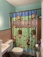 Cozy Suite - Pet Friendly, Beach Side 1 Bedroom Apts by RedAwning