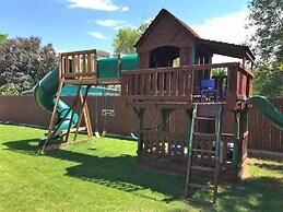 The Midvale House 4 Bedroom Home by Redawning