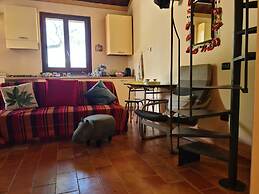 Sale! Beautiful 2-bed Apartment With Pool Access