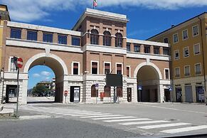 Sale! Beautiful 2-bed Apartment With Pool Access