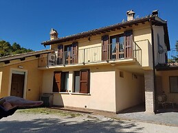 Sale! Beautiful 2-bed Apartment With Pool Access