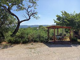 Sale! Beautiful 2-bed Apartment With Pool Access