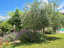 Sale! Beautiful 2-bed Apartment With Pool Access