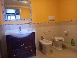 Sale! Beautiful 2-bed Apartment With Pool Access