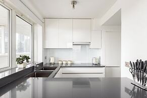 The Canary Wharf Collection