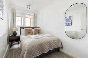 The Canary Wharf Collection