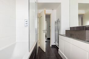 The Canary Wharf Collection