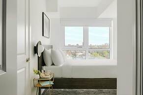 Sonder by Marriott Bonvoy Artesa Apartments West Queen West
